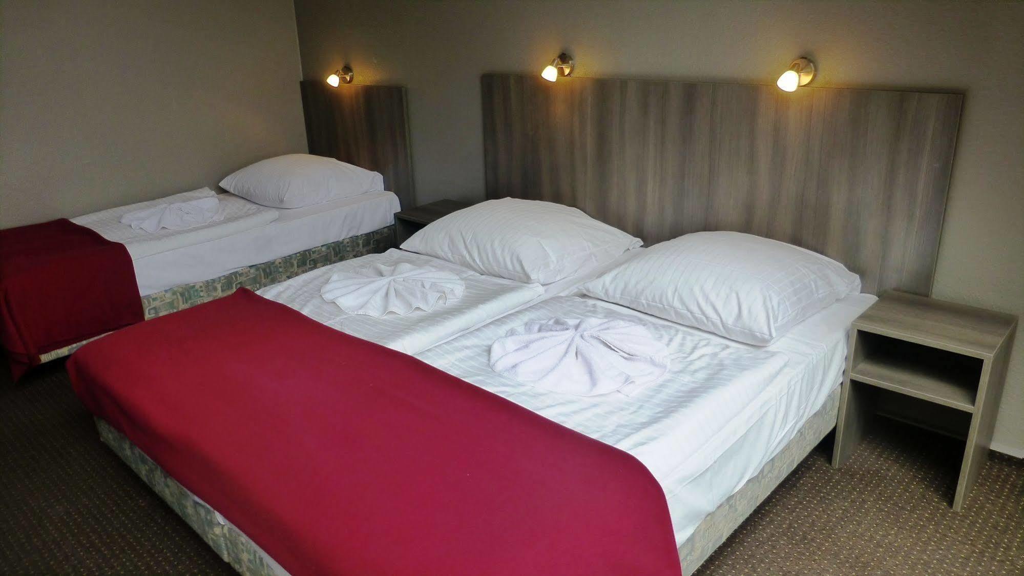 Hotel Rehberge Berlin Mitte Buitenkant foto